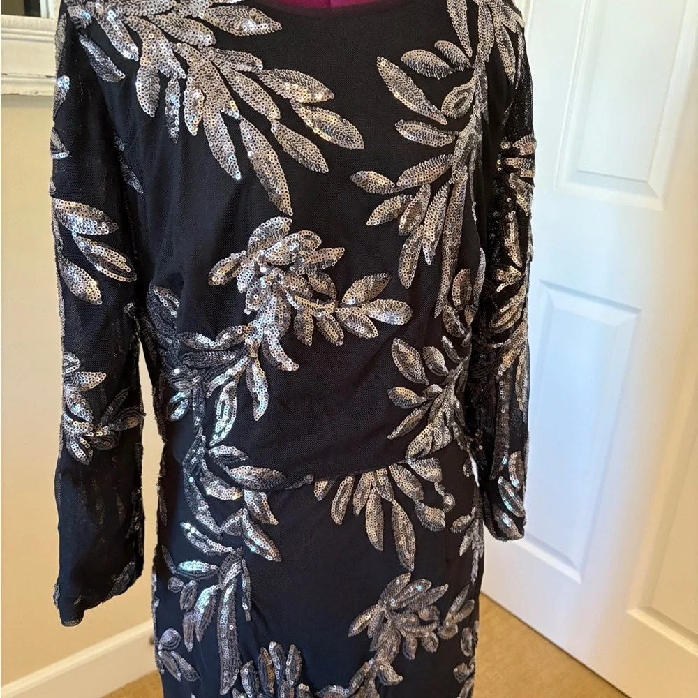 Elegant Black and Silver Sequin Evening Gown size 10, Perfect! - Picture 2 of 6